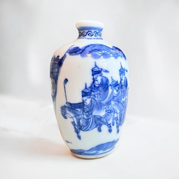18th Century Chinese Blue & White Glazed Porcelain Snuff Bottle - Picture 2 of 11